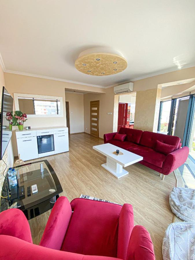 Glass Tower Apartament เชชูฟ ภายนอก รูปภาพ