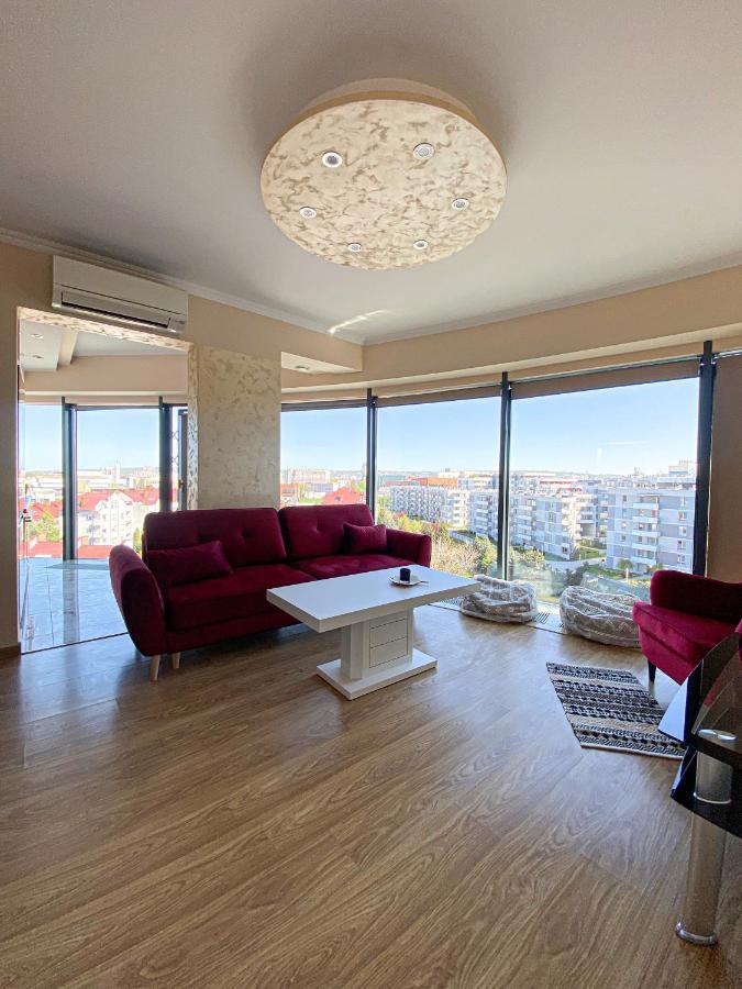 Glass Tower Apartament เชชูฟ ภายนอก รูปภาพ