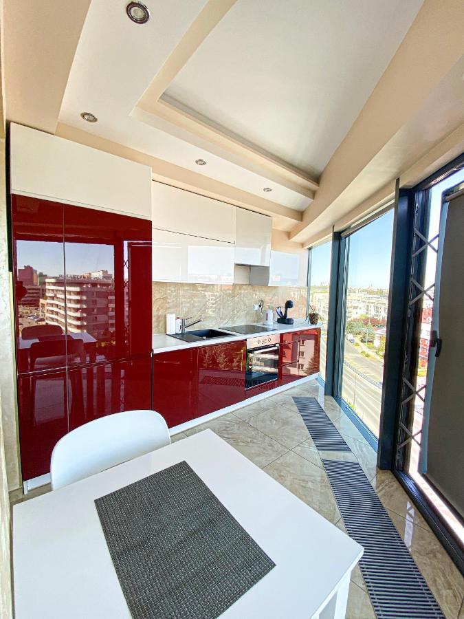 Glass Tower Apartament เชชูฟ ภายนอก รูปภาพ